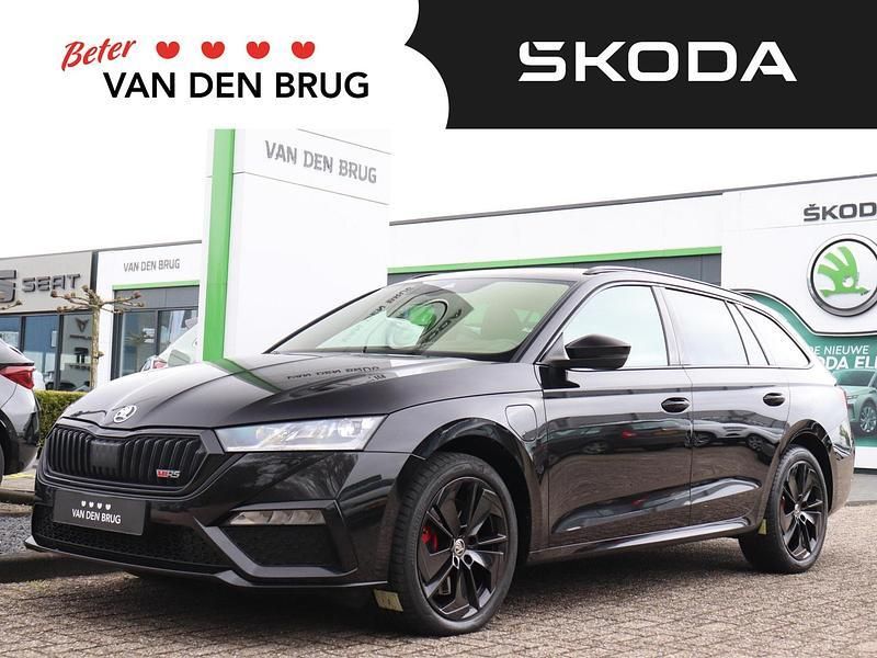 Zwart Gebruikt 2022 Skoda Octavia RS Stationwagen | € 27.900 (Eerlijke prijs) - Afbeelding 1/4