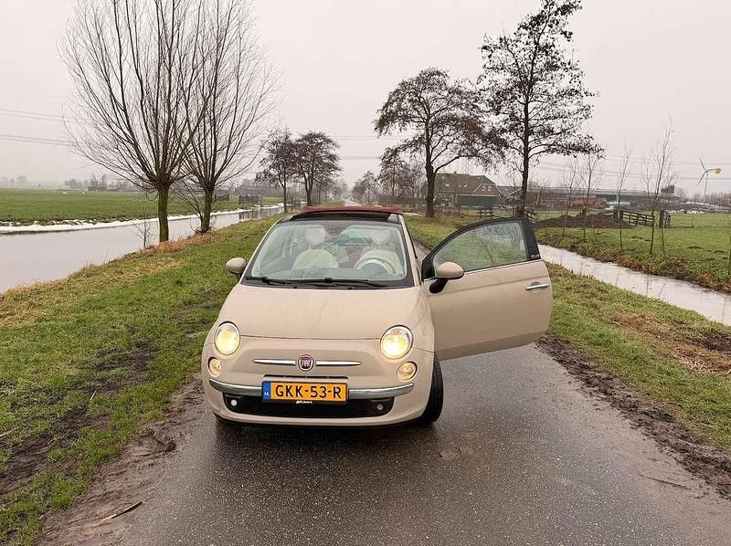 Beige Occasion 2013 Fiat 500 Lounge Cabriolet | € 4.999 (Goede deal) - Afbeelding 1/4