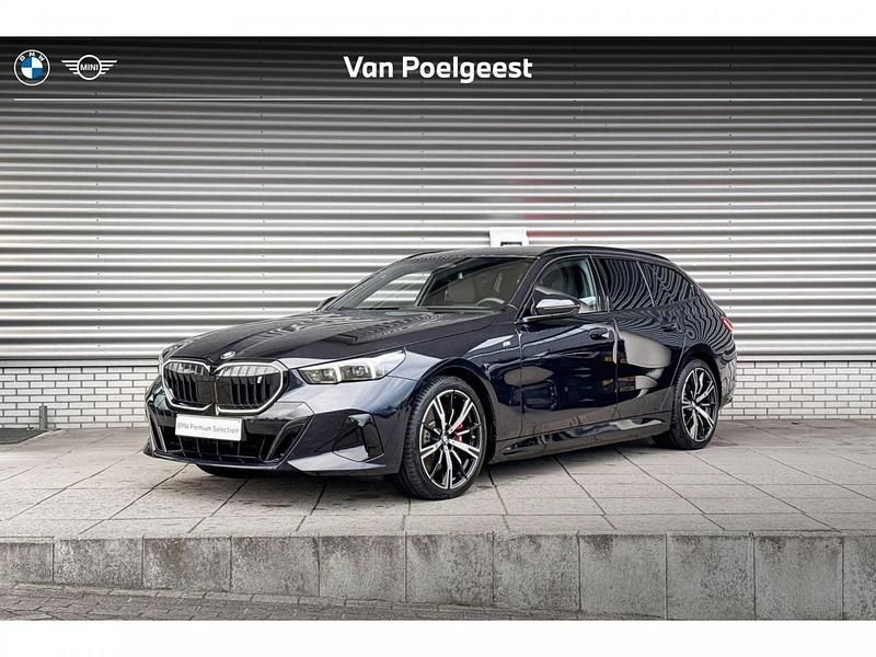 M carbonschwarz metallic (416) (zwart metallic) Occasion 2025 BMW i5 Comfort Edition Sedan | € 71.900 - Afbeelding 1/4