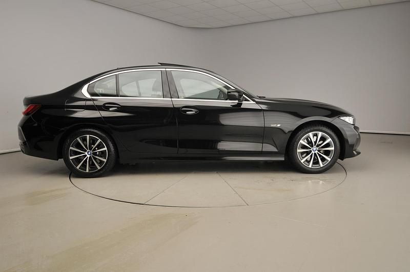Occasion BMW 330e Sport Line 292 PK (214 kW) 2023 Zwart Sedan