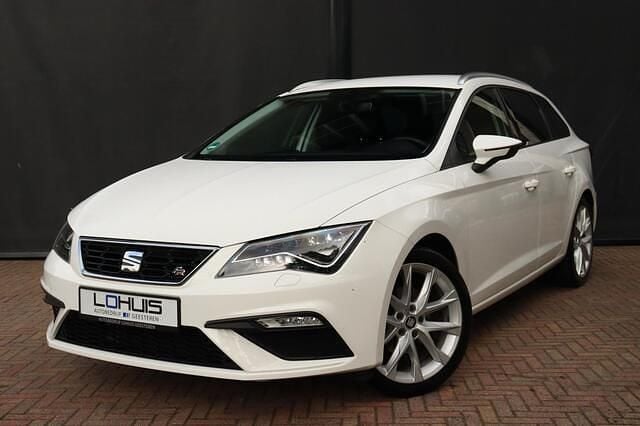 Wit Gebruikt 2018 Seat Leon ST FR Stationwagen | € 15.250 (Eerlijke prijs) - Afbeelding 1/4