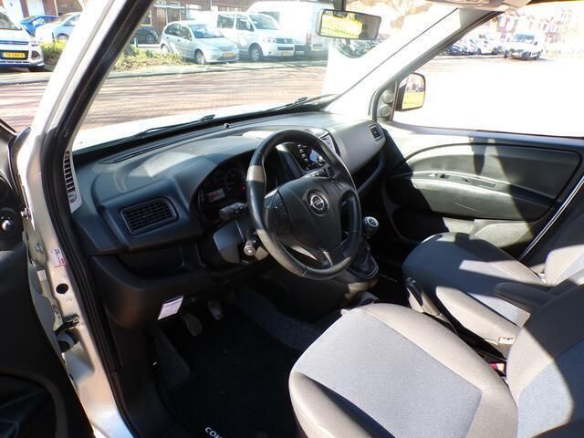 Occasion Opel Combo Cosmo 97 PK (71 kW) 2013 Grijs, metallic lak MPV
