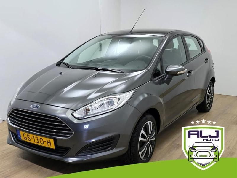 Hatchback Gebruikt 2015 Ford Fiesta Style Hatchback | € 6.739 (Eerlijke prijs) - Afbeelding 1/4