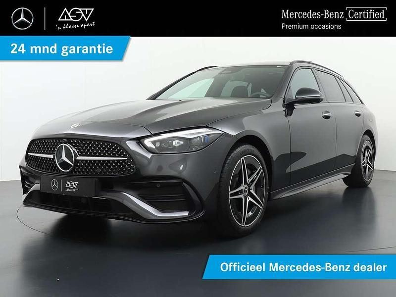 Grijs, metallic lak Gebruikt 2023 Mercedes C300e AMG line Stationwagen | € 54.895 (Duur) - Afbeelding 1/4