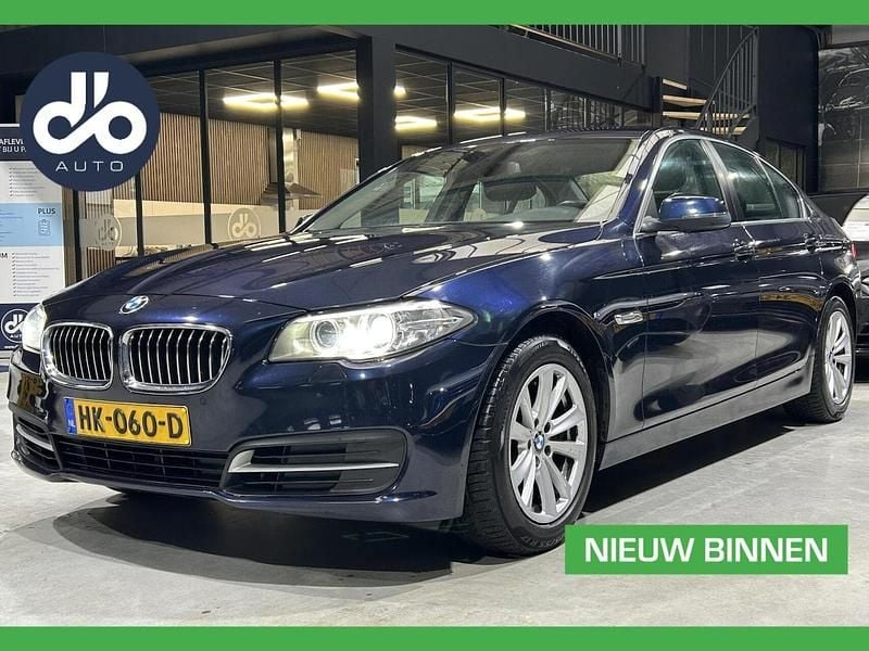 Blauw Gebruikt 2015 BMW 518 Basis Sedan | € 14.934 (Goede deal) - Afbeelding 1/4