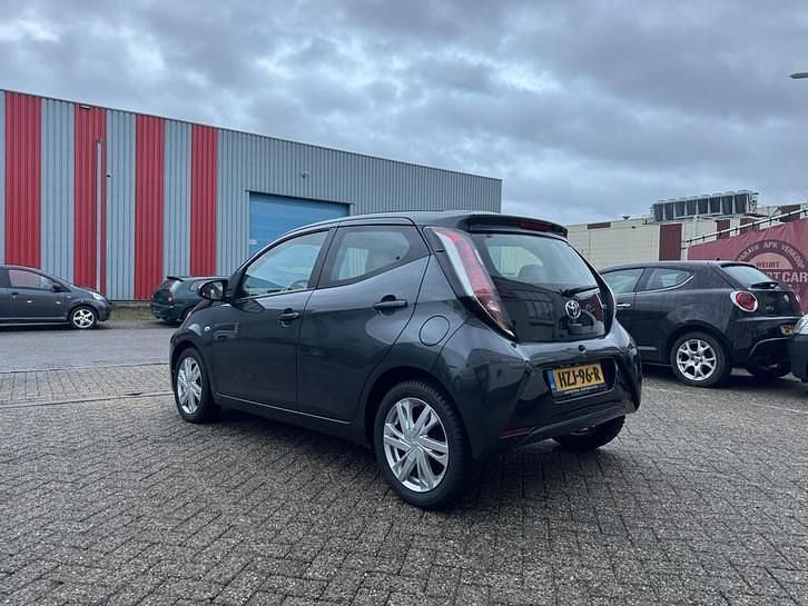 Occasion Toyota Aygo X-cite 69 PK (50 kW) 2015 Grijs Hatchback