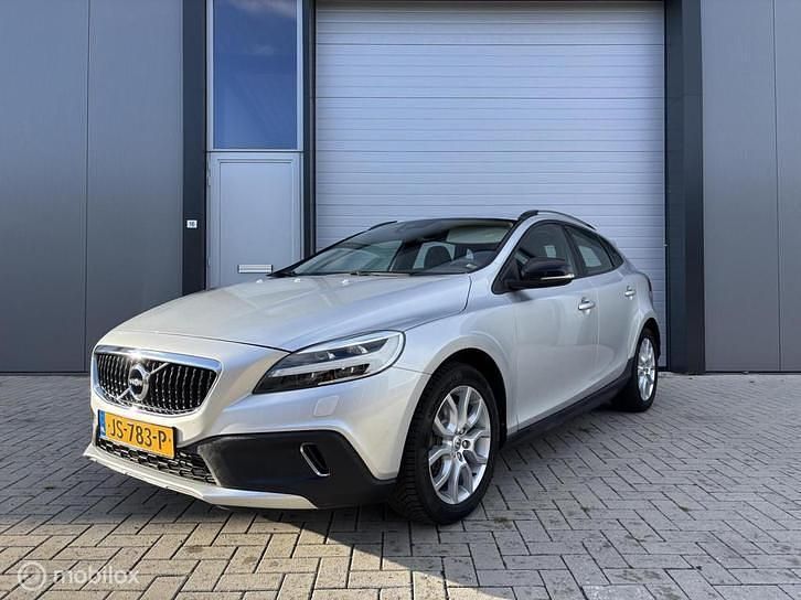 Occasion 2016 Volvo V40 CC Momentum Stationwagen | € 13.950 (Eerlijke prijs) - Afbeelding 1/4