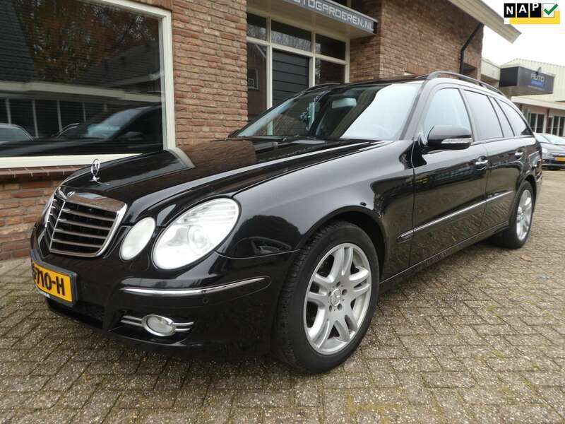 Zwart, metallic lak Gebruikt 2008 Mercedes E280 Classic Stationwagen | € 6.900 - Afbeelding 1/4
