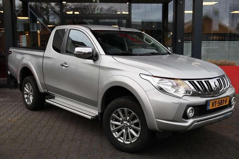 Zilver Occasion 2016 Mitsubishi L200 Pickup | € 19.995 - Afbeelding 1/4