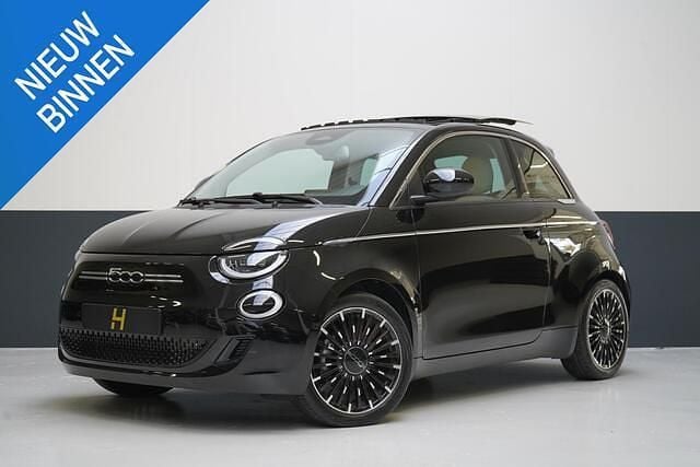 Zwart Gebruikt 2023 Fiat 500e La Prima Hatchback | € 22.895 (Eerlijke prijs) - Afbeelding 1/4