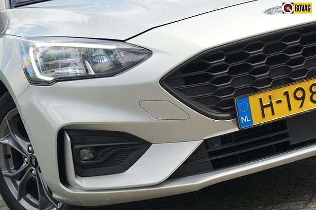 Grijs, metallic lak Gebruikt 2020 Ford Focus Business Edition Stationwagen | € 11.725 (Eerlijke prijs) - Afbeelding 1/4