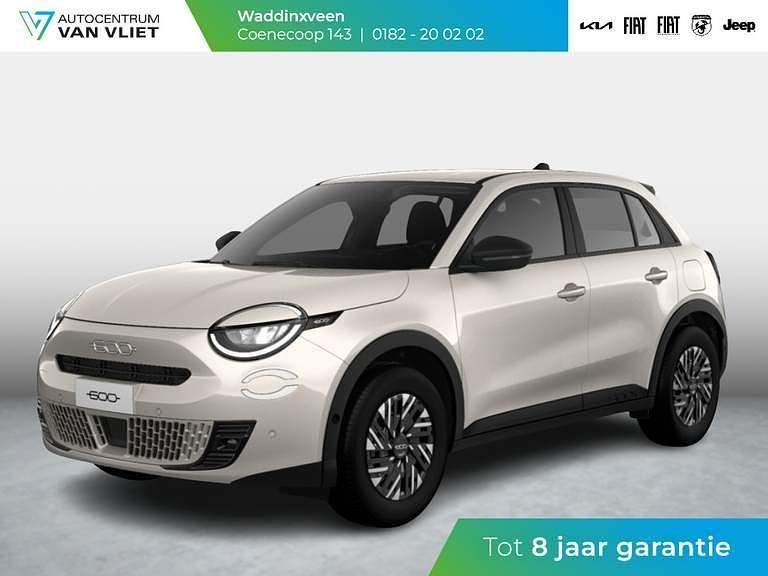 Rood Nieuw 2025 Fiat 600 Urban SUV | € 30.090 (Goede deal) - Afbeelding 1/4