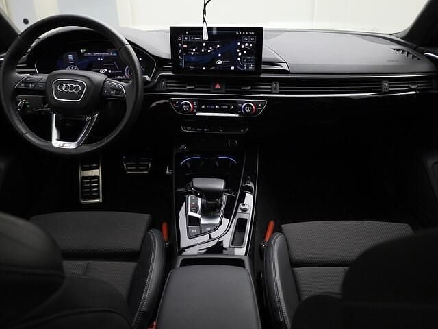 Occasion Audi A4 Competition 150 PK (110 kW) 2022 Grijs Sedan
