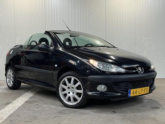 Zwart Gebruikt 2003 Peugeot 206 CC Cabriolet | € 1.750 (Eerlijke prijs) - Afbeelding 1/4
