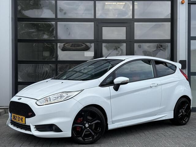 Wit Gebruikt 2013 Ford Fiesta ST Hatchback | € 9.995 (Eerlijke prijs) - Afbeelding 1/4