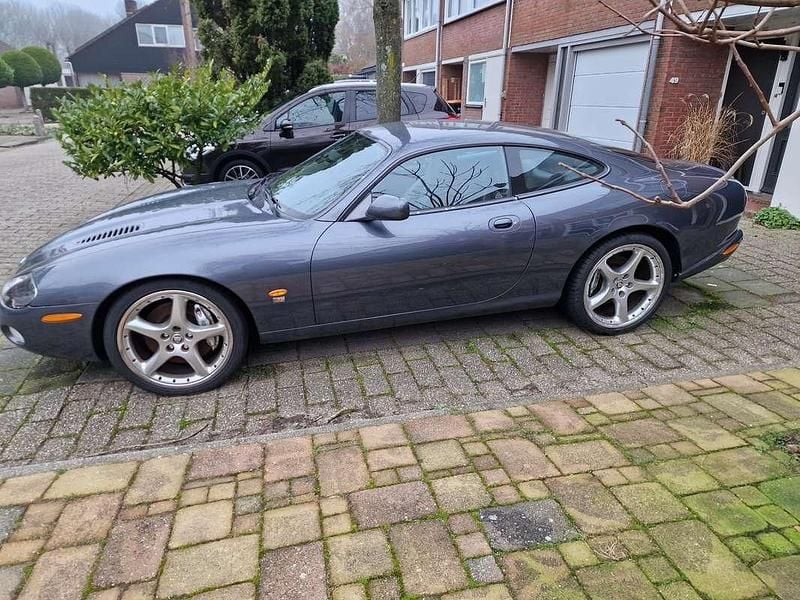 Occasion Jaguar XKR 298 PK (219 kW) 2002 Grijs Coupé