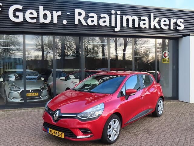 Rood Occasion 2019 Renault Clio IV Zen Hatchback | € 5.900 (Goede deal) - Afbeelding 1/4