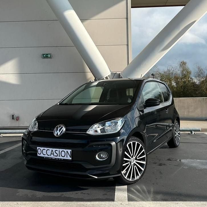 Zwart Gebruikt 2017 VW up! Highline Hatchback | € 10.950 (Eerlijke prijs) - Afbeelding 1/4