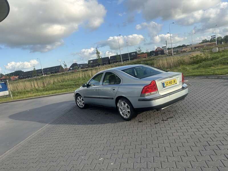 Gebruikt 2001 Volvo S60 Sedan | € 1.500 (Goede deal) - Afbeelding 1/4