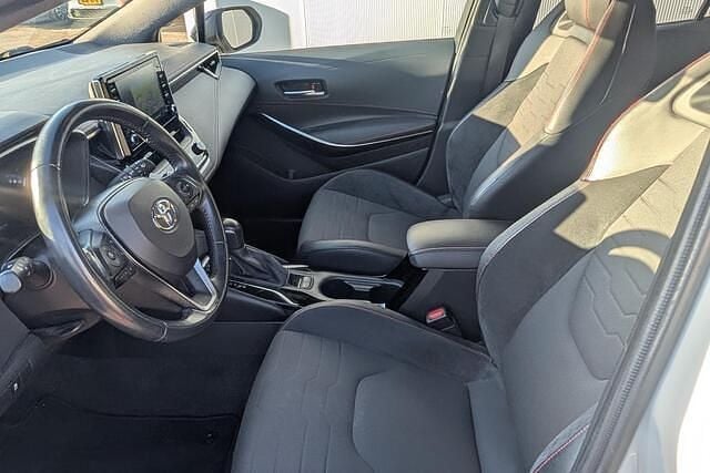 Occasion Toyota Corolla Executive 122 PK (89 kW) 2020 Wit Hatchback