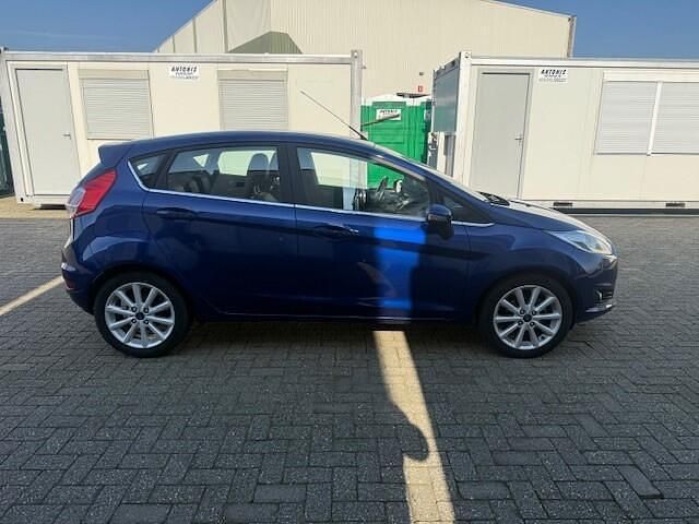 Occasion Ford Fiesta Titanium 125 PK (91 kW) 2015 Blauw Hatchback