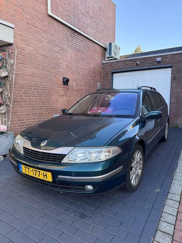 Groen Gebruikt 2004 Renault Laguna II Expression Stationwagen | € 1.000 - Afbeelding 1/4
