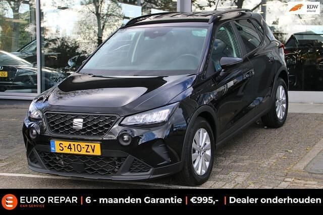 Zwart Gebruikt 2023 Seat Arona Business SUV | € 20.995 (Goede deal) - Afbeelding 1/4