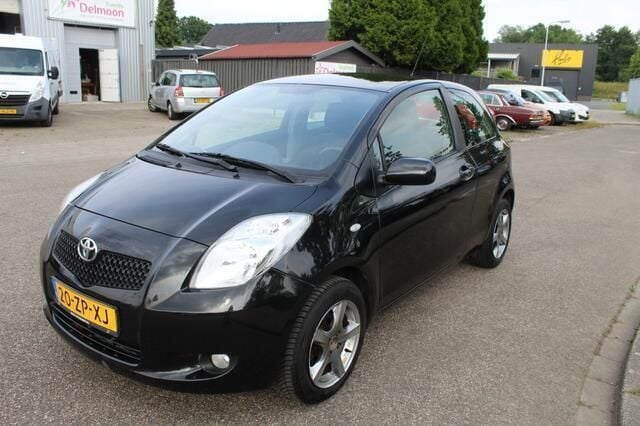 Zwart Gebruikt 2008 Toyota Yaris Hatchback | € 3.995 (Super prijs) - Afbeelding 1/4