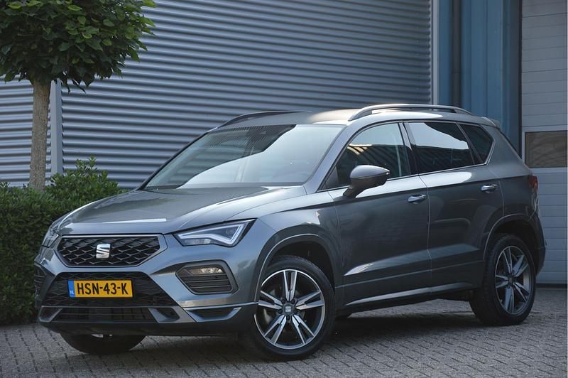 Wit Gebruikt 2023 Seat Ateca FR SUV | € 31.950 (Eerlijke prijs) - Afbeelding 1/4