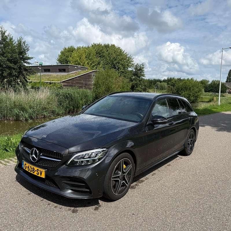 Grijs Gebruikt 2019 Mercedes C160 AMG line Coupé | € 19.950 (Goede deal) - Afbeelding 1/4