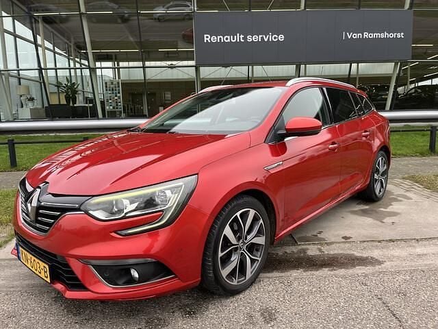 Rood Gebruikt 2016 Renault Mégane GrandTour Bose Edition Stationwagen | € 10.950 (Eerlijke prijs) - Afbeelding 1/4