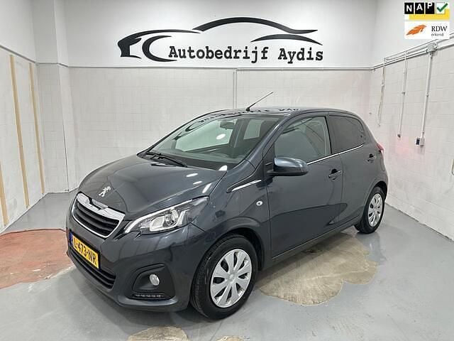 Grijs (metallic) Gebruikt 2021 Peugeot 108 Active Hatchback | € 8.999 (Eerlijke prijs) - Afbeelding 1/4