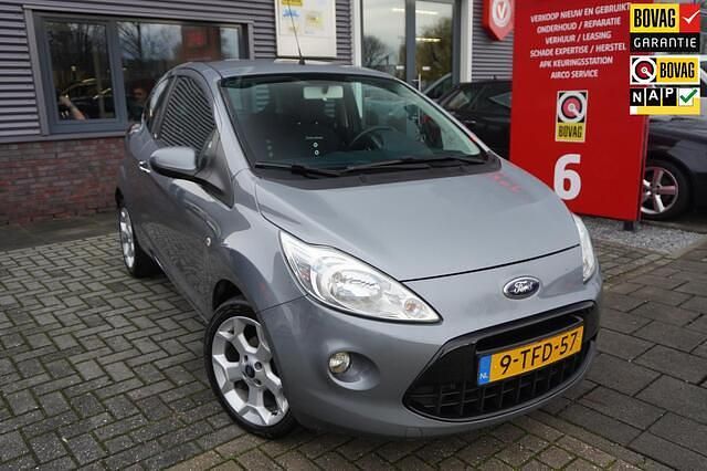 Grijs Gebruikt 2014 Ford Ka Hatchback | € 4.950 (Goede deal) - Afbeelding 1/4