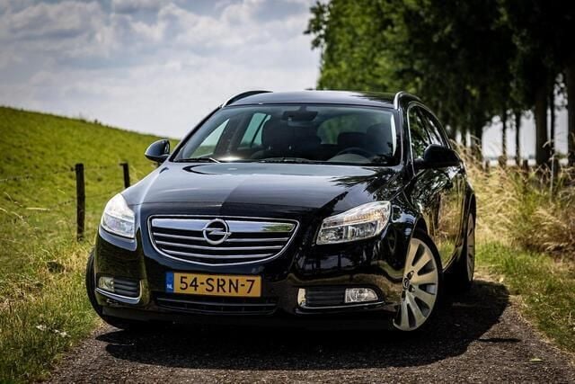 Zwart Gebruikt 2011 Opel Insignia Cosmo Stationwagen | € 3.990 (Goede deal) - Afbeelding 1/4