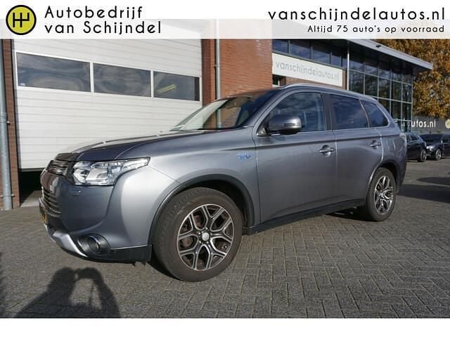 Grijs Gebruikt 2015 Mitsubishi Outlander Edition SUV | € 8.945 (Goede deal) - Afbeelding 1/4