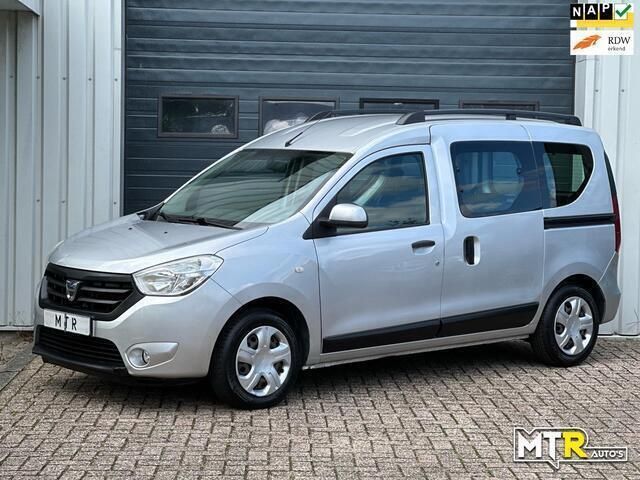 Grijs Occasion 2013 Dacia Dokker Lauréate MPV | € 3.950 (Eerlijke prijs) - Afbeelding 1/4