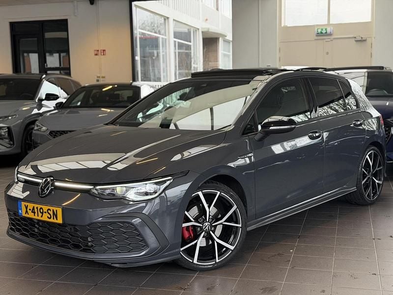 Grijs Gebruikt 2022 VW Golf VIII GTD Hatchback | € 33.950 (Eerlijke prijs) - Afbeelding 1/3