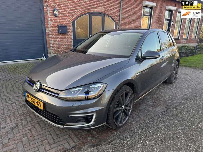 Grijs Gebruikt 2020 VW e-Golf Hatchback | € 16.880 (Duur) - Afbeelding 1/4