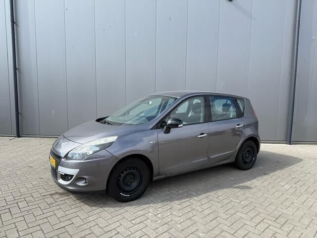 Grijs Gebruikt 2011 Renault Scénic III Bose Edition MPV | € 2.450 (Iets duurder) - Afbeelding 1/4