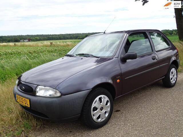 Paars Gebruikt 1996 Ford Fiesta Hatchback | € 2.850 (Duur) - Afbeelding 1/4