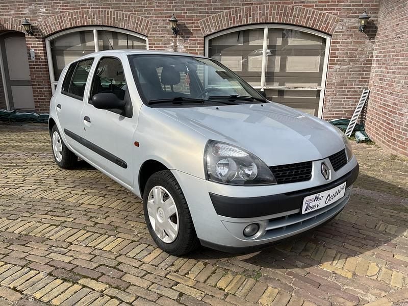 Occasion Renault Clio II Expression+ 75 PK (55 kW) 2003 Grijs Hatchback
