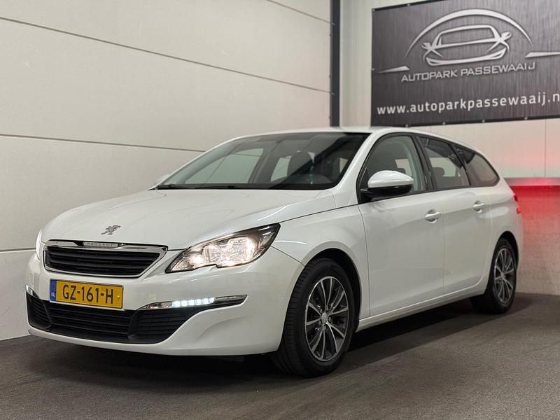 Wit Occasion 2015 Peugeot 308 Stationwagen | € 4.950 (Goede deal) - Afbeelding 1/4