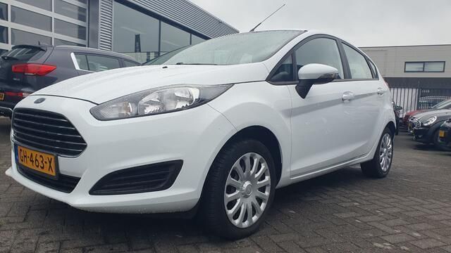 Wit Gebruikt 2015 Ford Fiesta Style Hatchback | € 6.999 (Iets duurder) - Afbeelding 1/4