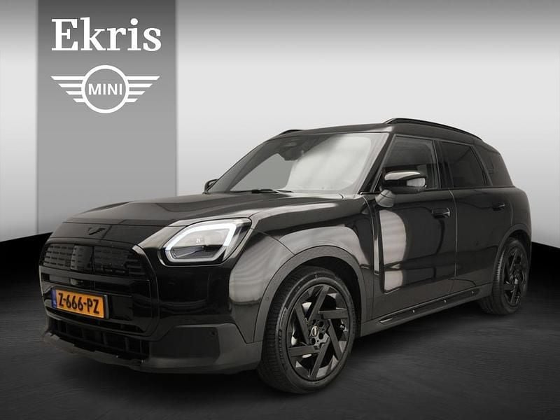 Zwart Gebruikt 2024 Mini Countryman Favoured SUV | € 38.900 (Eerlijke prijs) - Afbeelding 1/4