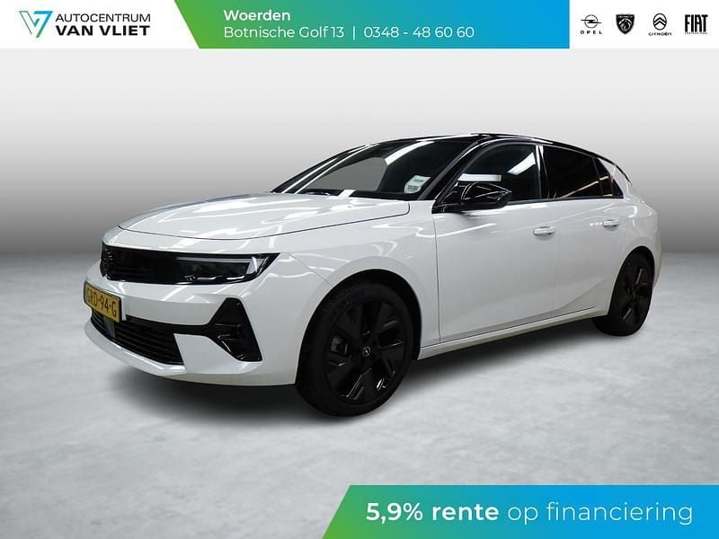 Wit Gebruikt 2024 Opel Astra Hatchback | € 28.589 (Eerlijke prijs) - Afbeelding 1/4