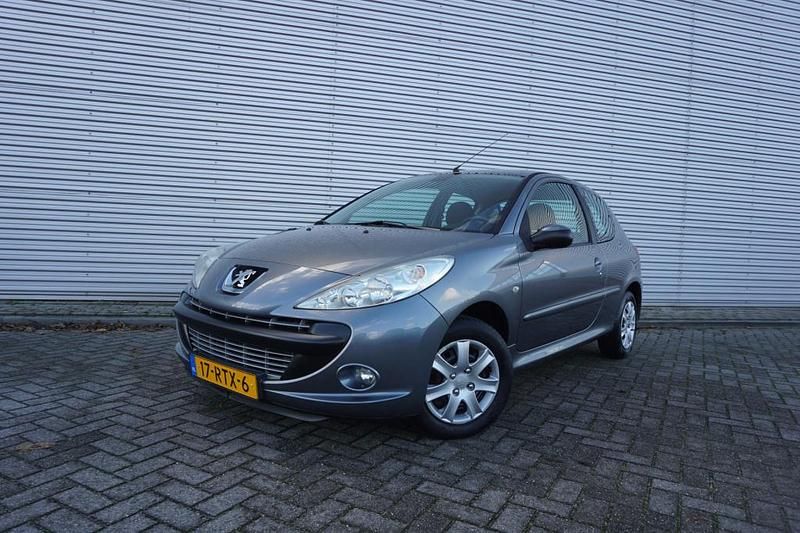 Hatchback Gebruikt 2011 Peugeot 206+ Hatchback | € 4.950 (Iets duurder) - Afbeelding 1/4
