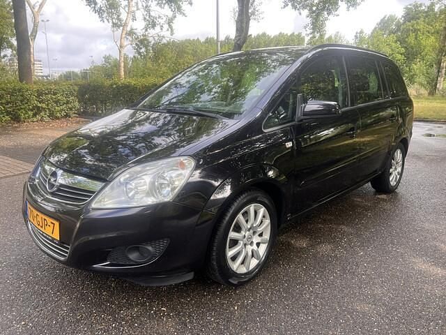 Zwart Gebruikt 2008 Opel Zafira MPV | € 2.750 (Iets duurder) - Afbeelding 1/4