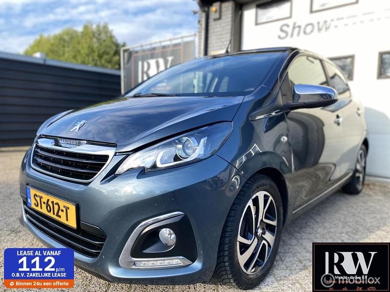 Grijs Gebruikt 2015 Peugeot 108 Allure Hatchback | € 6.795 (Eerlijke prijs) - Afbeelding 1/4