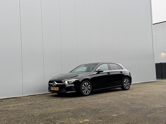 Occasion Mercedes A180 Business 136 PK (100 kW) 2020 Zwart Hatchback