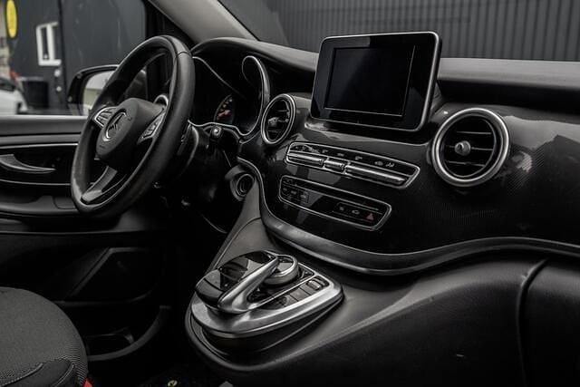 Bruin Gebruikt 2016 Mercedes V220 MPV | € 29.950 (Eerlijke prijs) - Afbeelding 1/3
